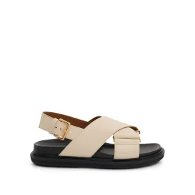 Fussbett Crisscross Sandal in Silk White